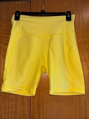 Calia by Carrie Underwood, biking shorts
Neon yellow, medium